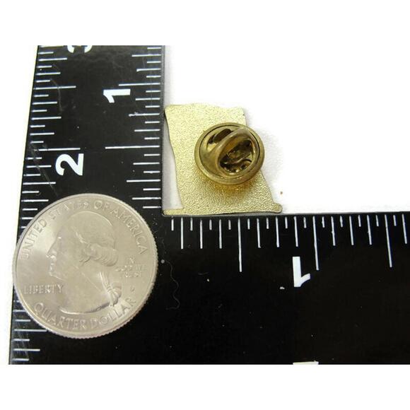 Waving Flag Lapel Pin Vintage Patriotic Stars Stripes USA - Picture 4 of 8